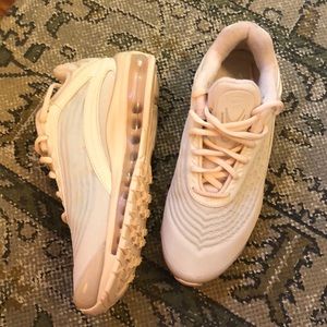 Women’s Nike Guava Air Max